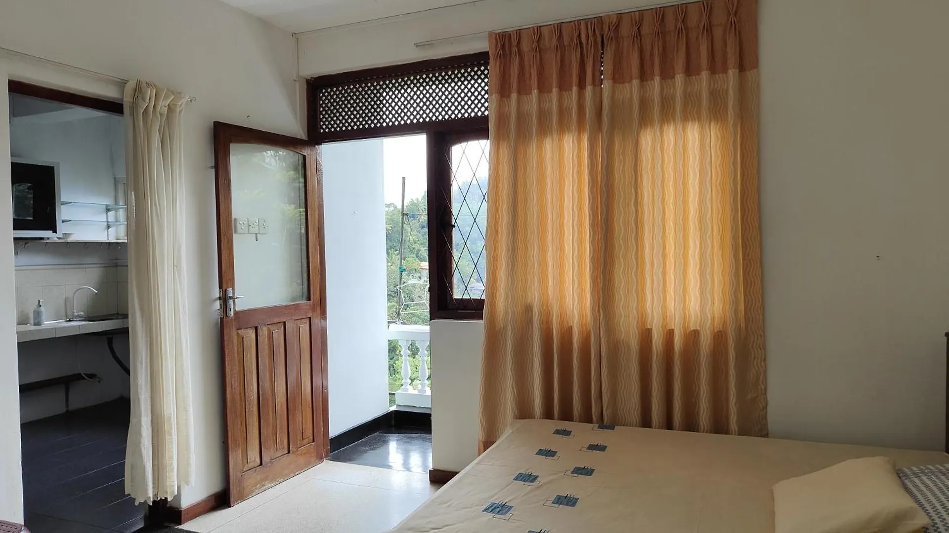 Kandy 43 0*,